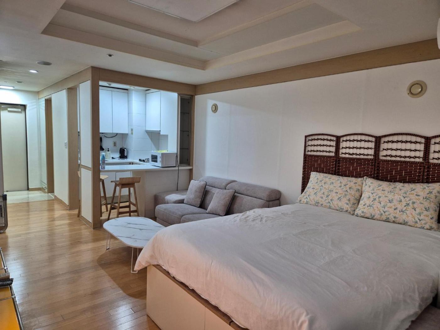 Apartment 1 Min To Seolleung Urban Space *