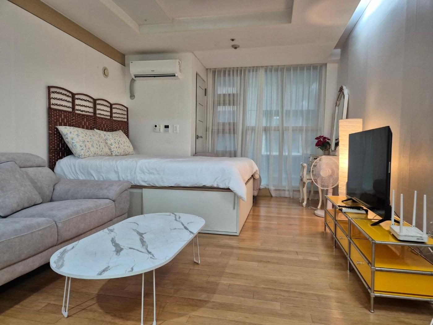 1 Min To Seolleung Urban Space Apartment Seoul